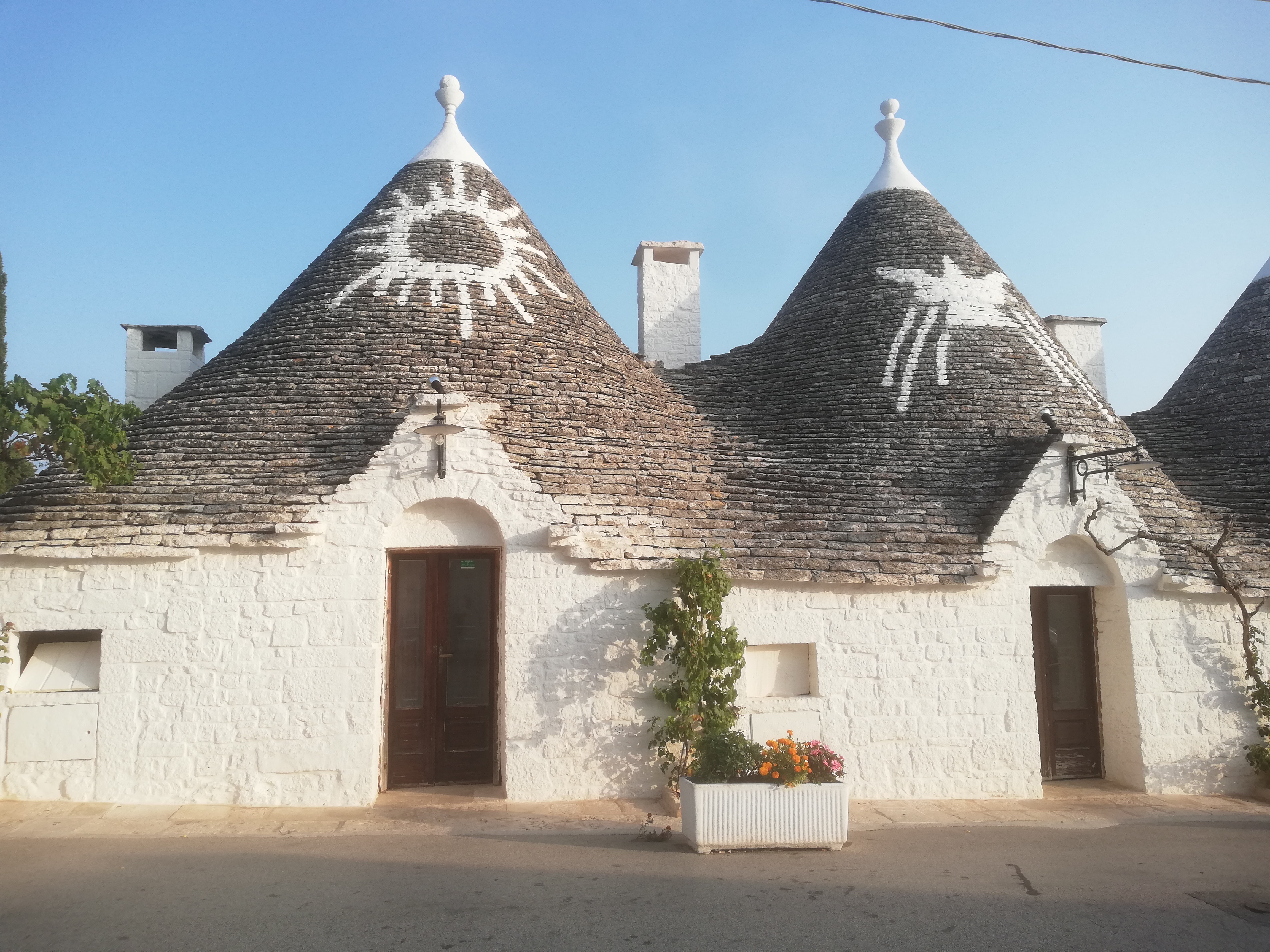 symbols on roofs of trullis