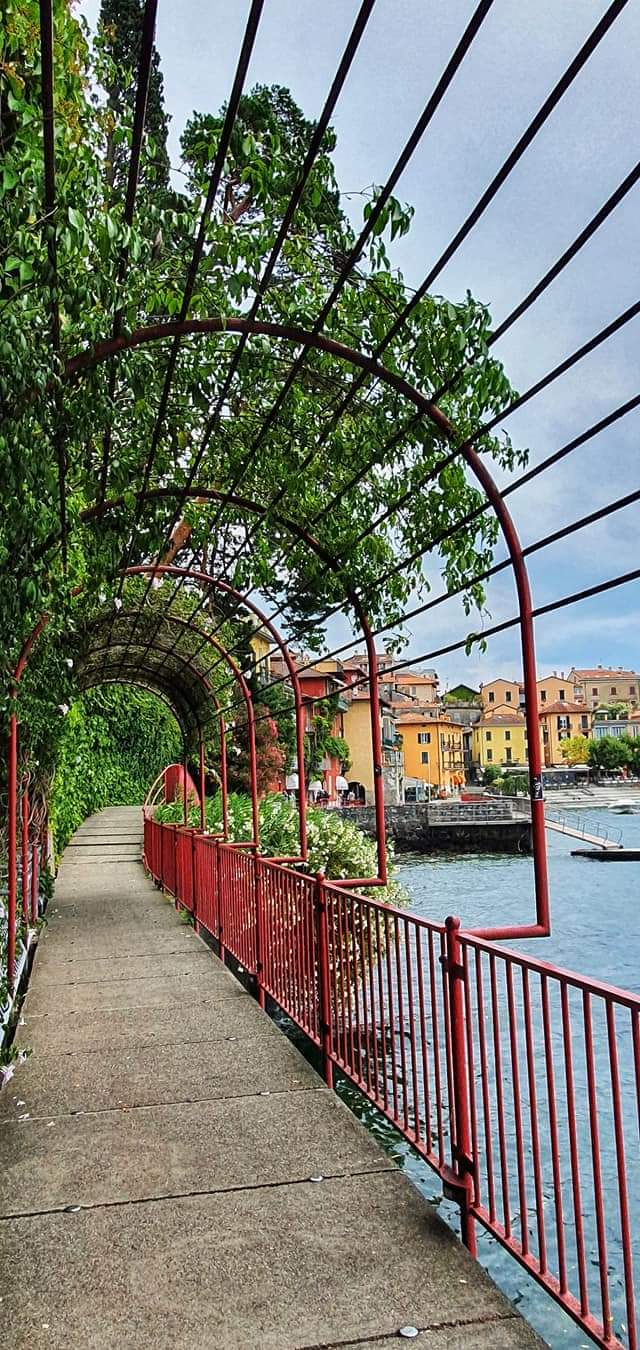 coastal footpath varenna