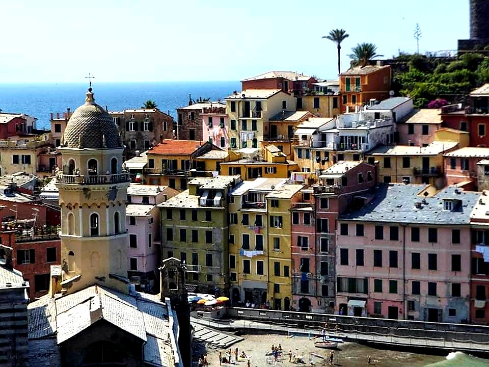 coming in to vernazza - close up