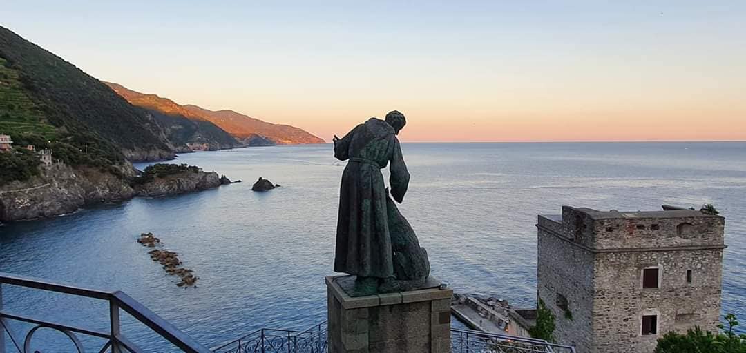 statue of st bendetto d'assisi