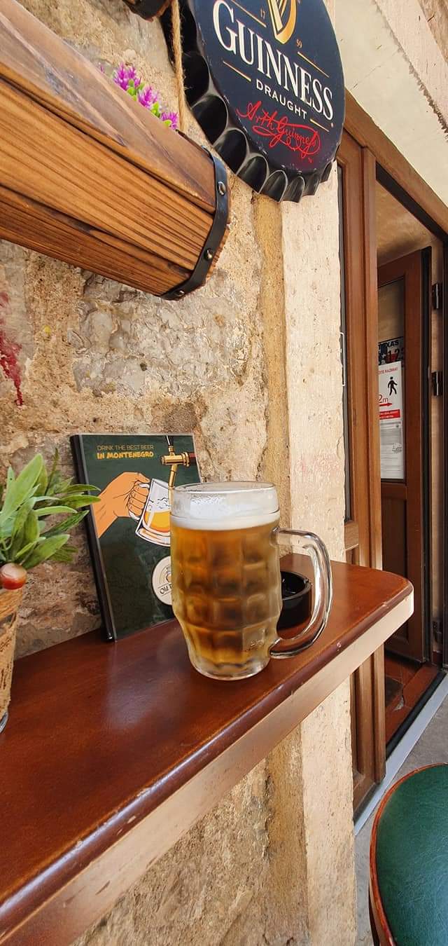 bar in old town