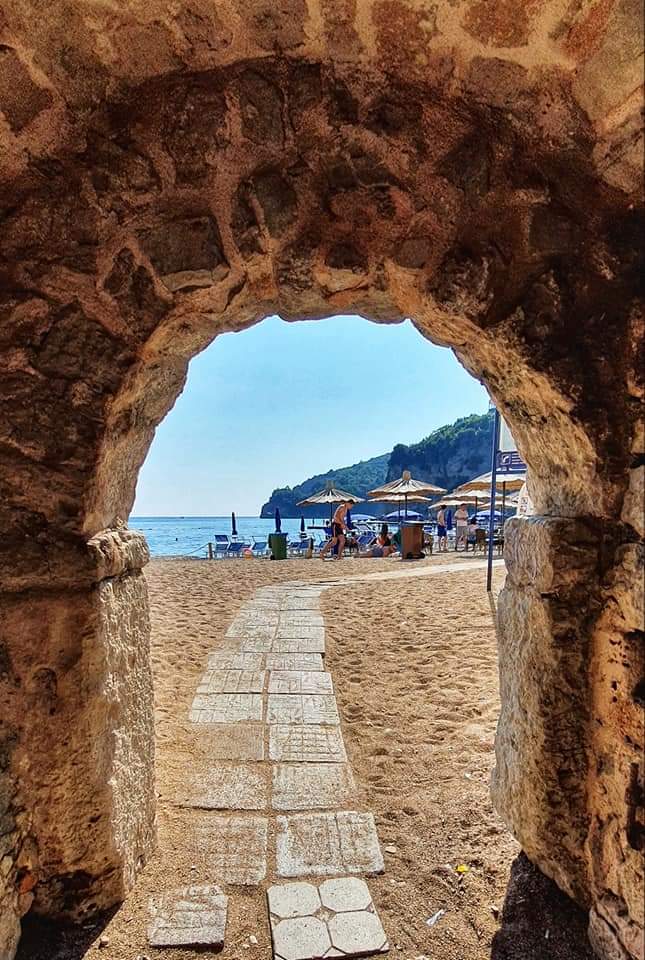 entrance to old town beach