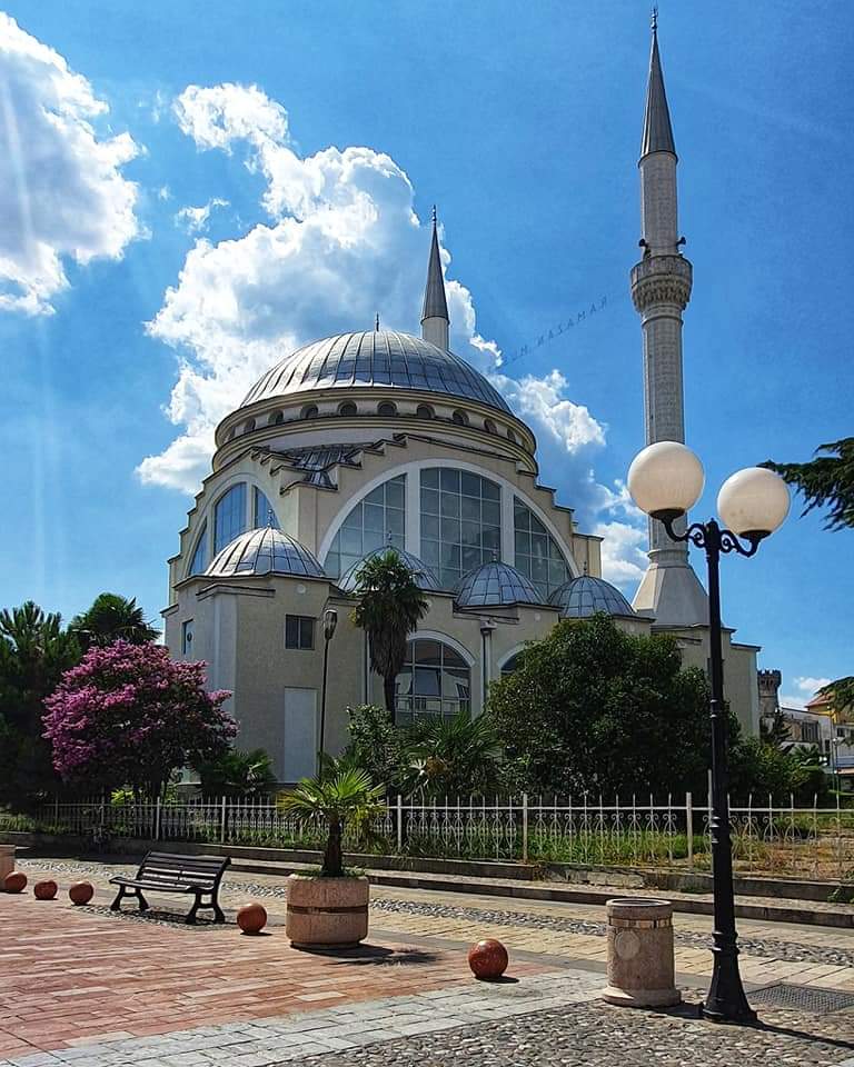 mosque in bar