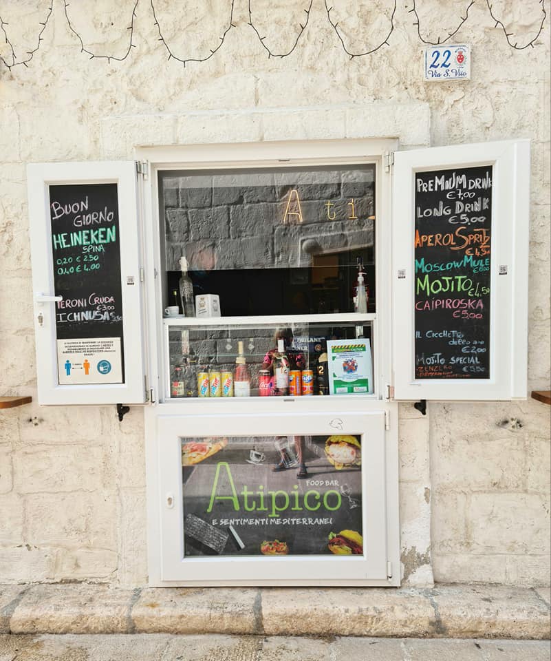 little bar in monopoli